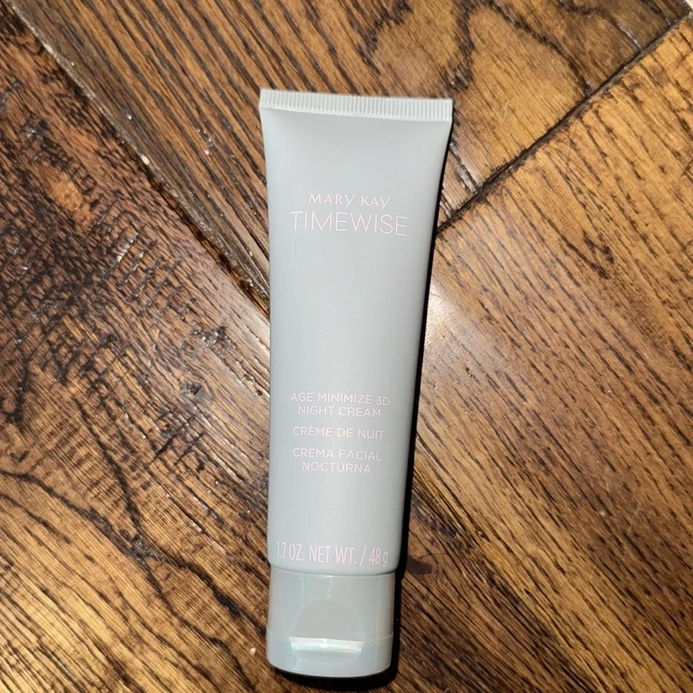 NWT Mary Kay TimeWise Age Minimize 3D Night Cream Size 1.7 OZ